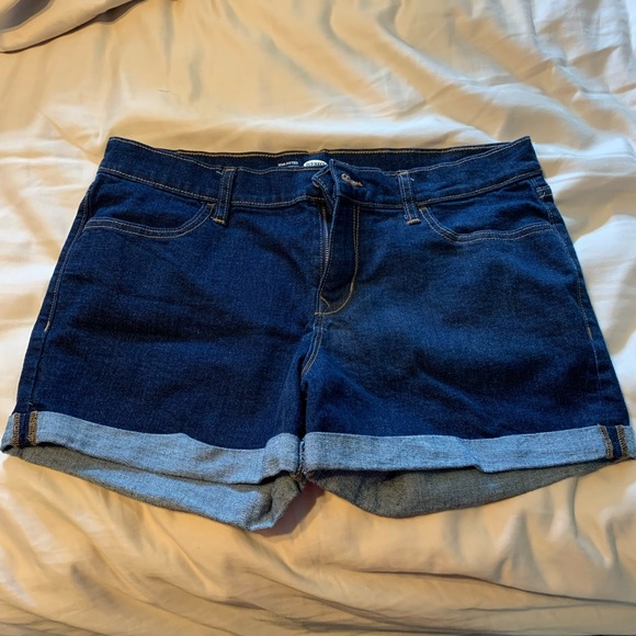 Old Navy Pants - NWOT Old Navy Semi-Fitted Shorts